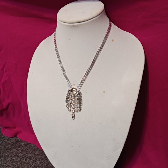 Vintage Express Silver Necklace Chevron Herringbone Chain Rhinestone Waterfall - Picture 14 of 15